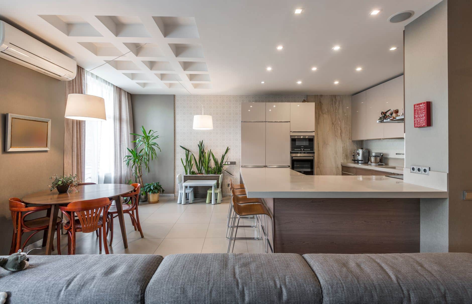 Ceiling Cassette vs Wall-Mounted AC in Koh Samui: Which Fits Your Room