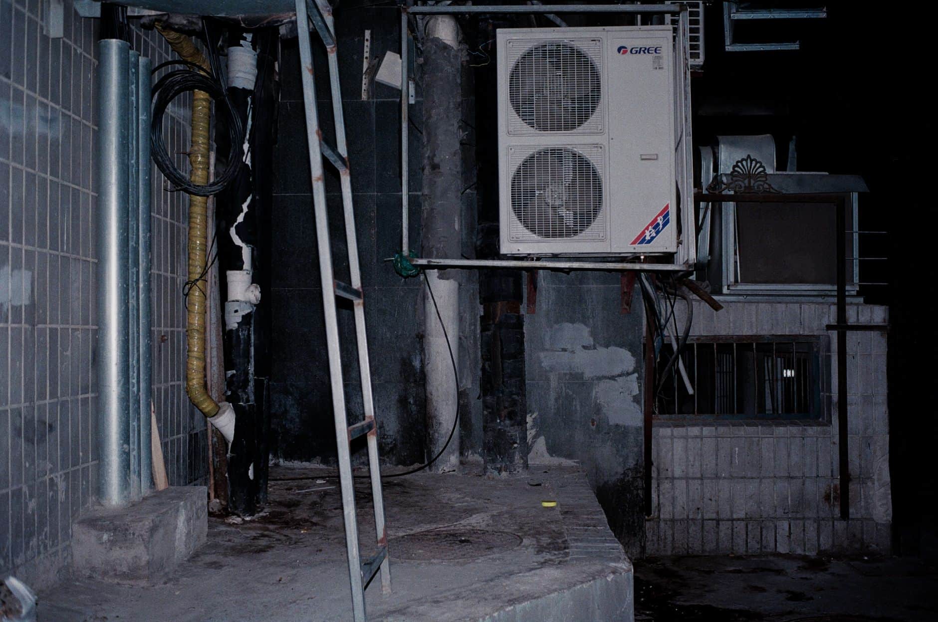 Why AC Refrigerant Pipes Sweat and Drip in Koh Samui (Insulation Failure Explained)