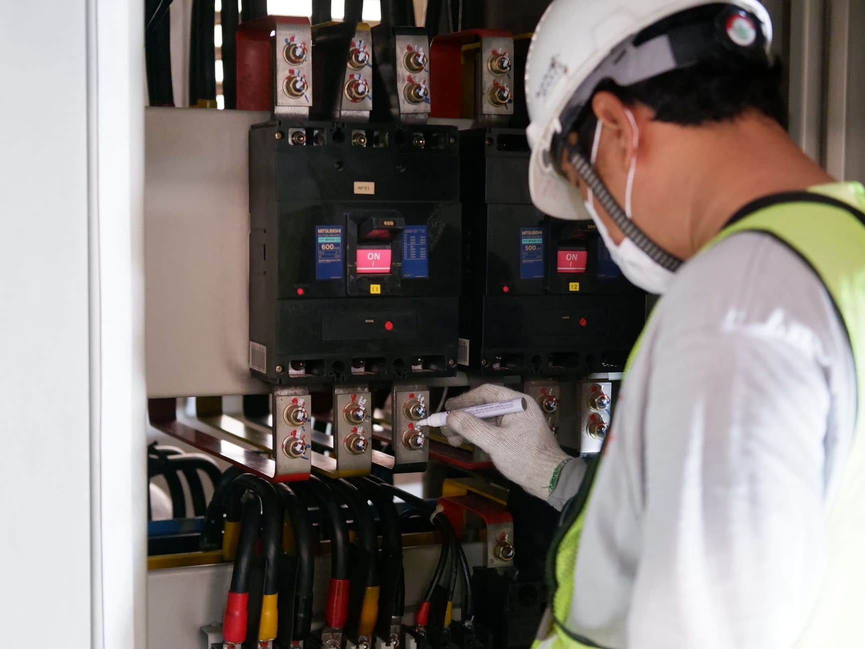 How Many Air Conditioners Can Your Electrical Panel Handle in Koh Samui?