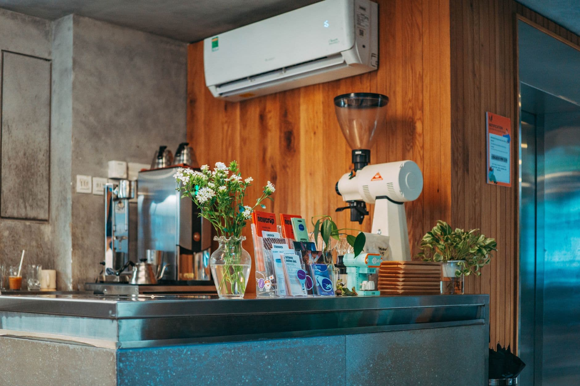 Commercial AC Maintenance for Restaurants and Shops on Koh Samui